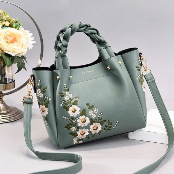Luxury Retro Pleated Women’s Handbag - Image 4