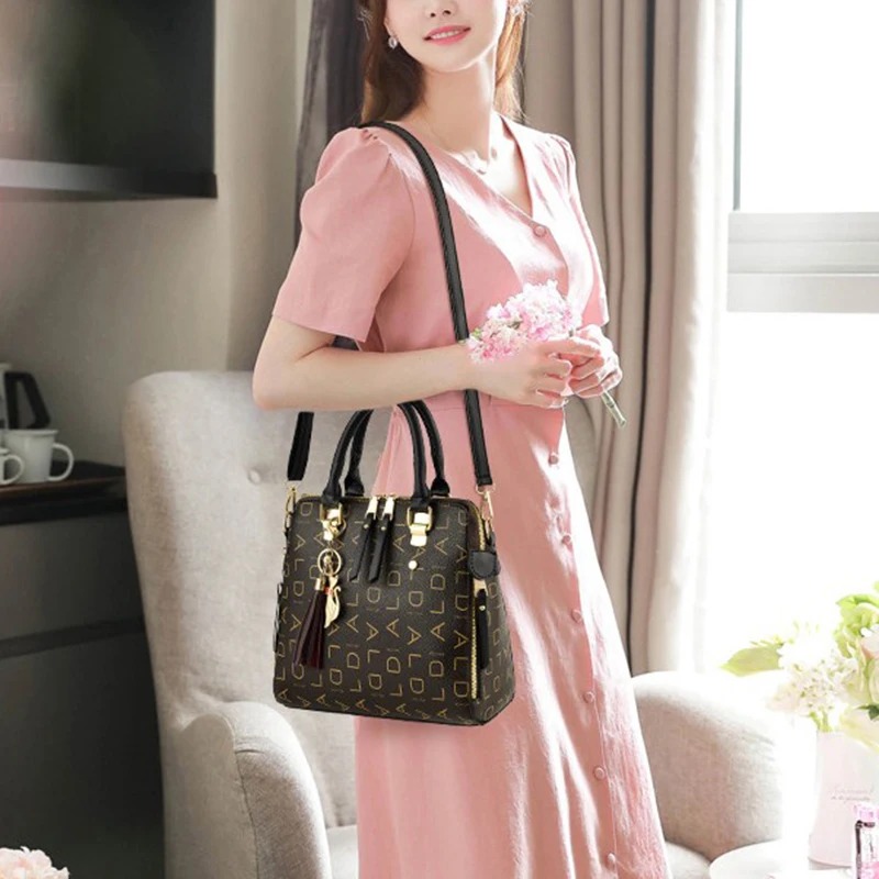 Fashion English Letter PU Leather Handbag - Image 2